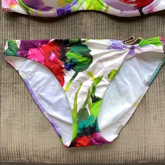 Bikini 👙 - Picture 3 of 8